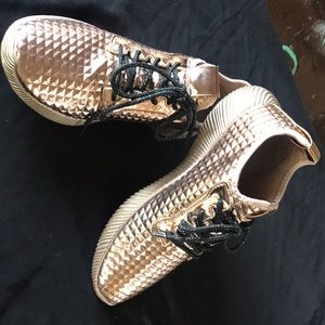 Awesome Gold Tennis shoes w/black sparkle laces. Size 10. Sparkle in Gold!